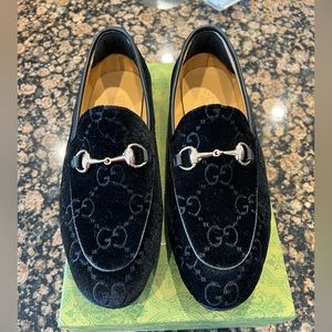 Gucci size 40 euro men’s loafers